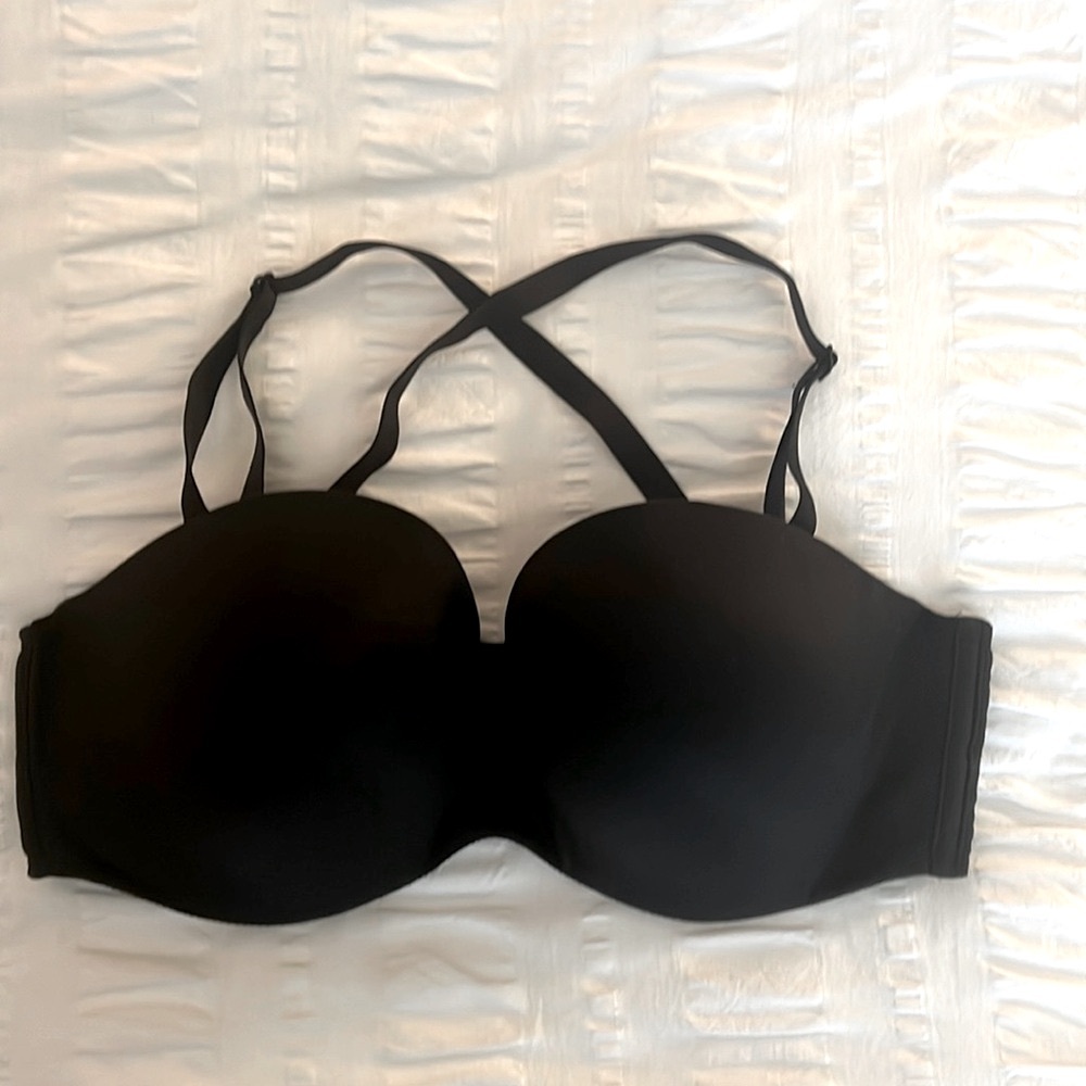 Victoria's Secret 36DD Molded Convertible Black Strap or Strapless Bra